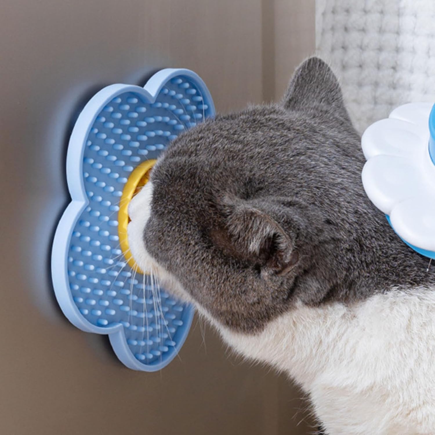 Cat Lick Mat – Silicone Slow Feeder Pad with Suction Cups for Calm Mealtime