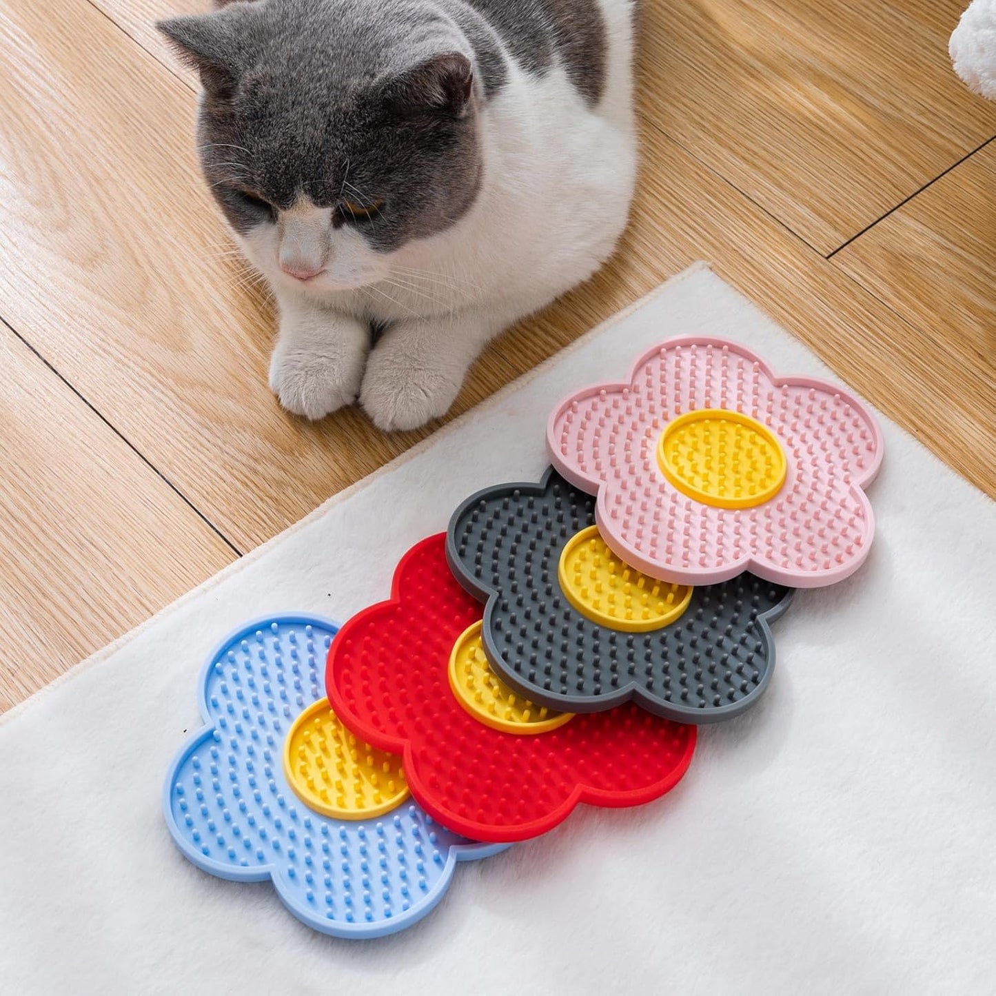Cat Lick Mat – Silicone Slow Feeder Pad with Suction Cups for Calm Mealtime