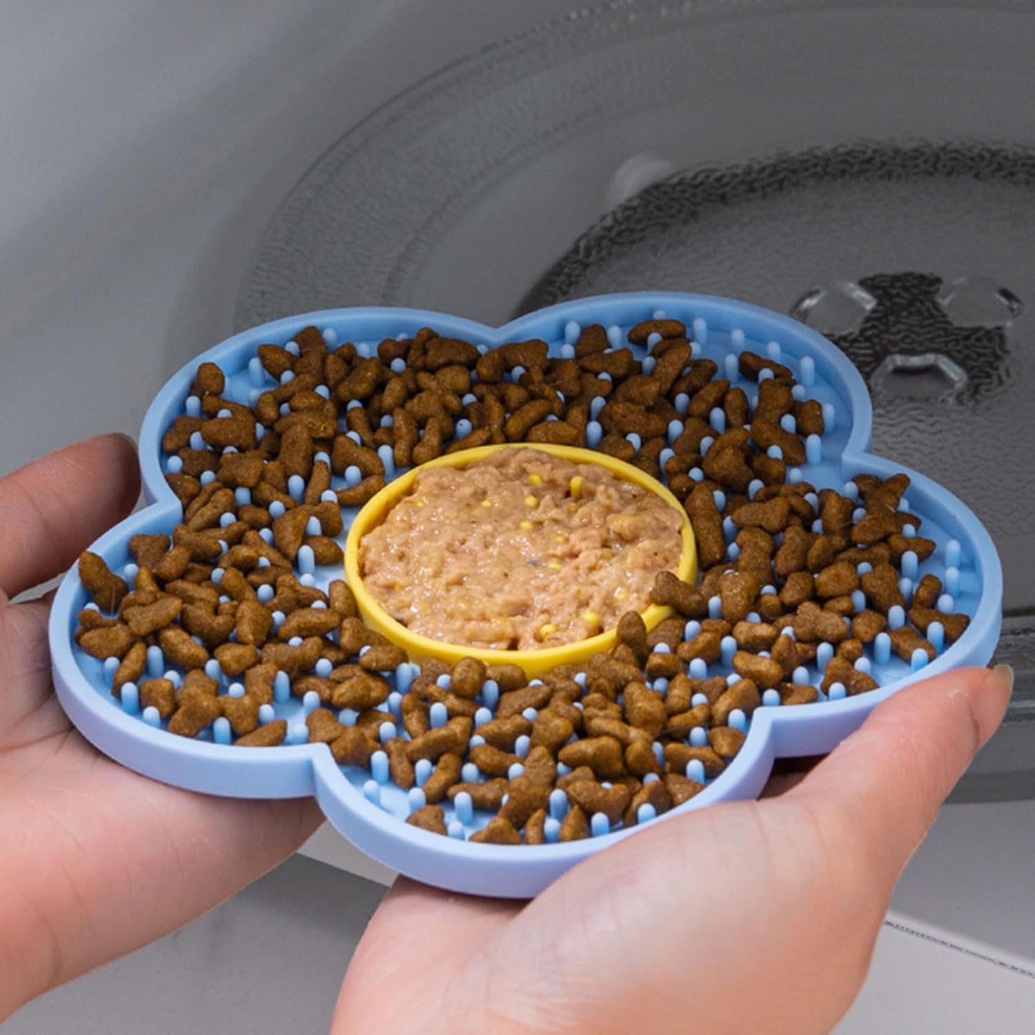 Cat Lick Mat – Silicone Slow Feeder Pad with Suction Cups for Calm Mealtime
