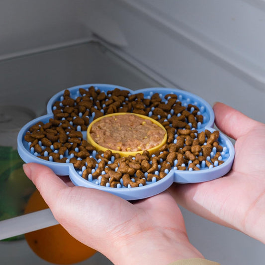 Cat Lick Mat – Silicone Slow Feeder Pad with Suction Cups for Calm Mealtime